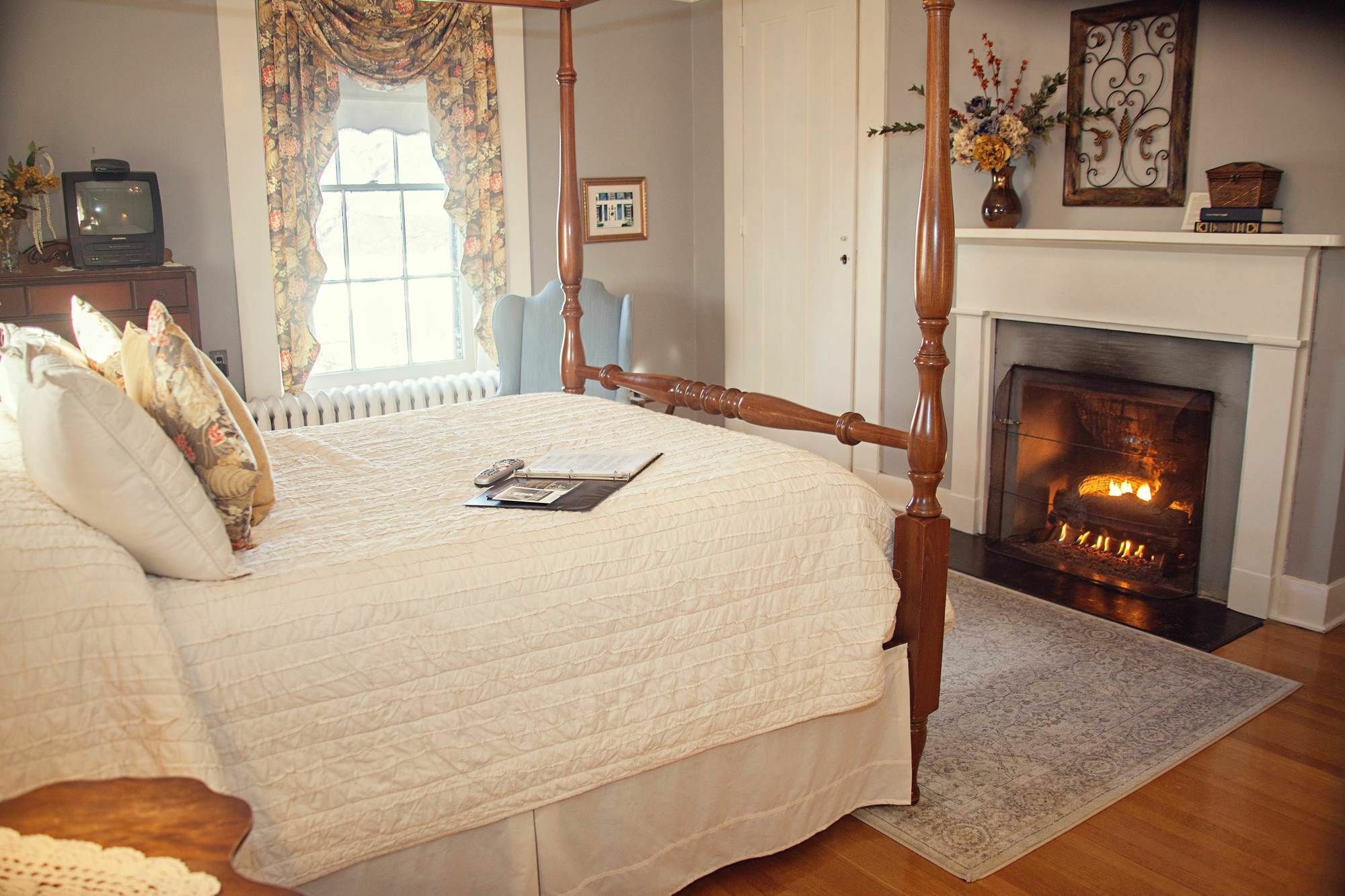 The Carriage Inn Bed And Breakfast 찰스 타운 외부 사진